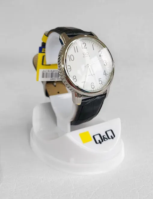 Reloj Q&Q para caballero color negro y plateado