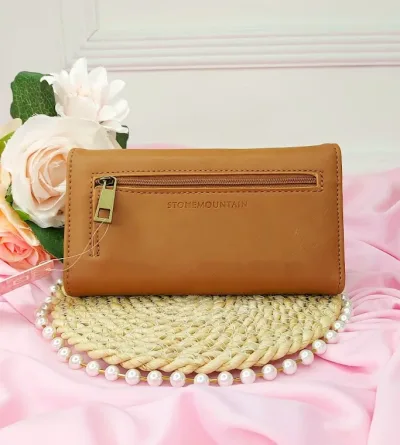Cartera Stone Mountain Usa para dama color camel