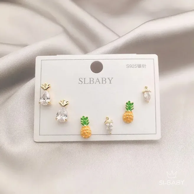Set de aretes plata 925 con baño de oro diseño de piña
