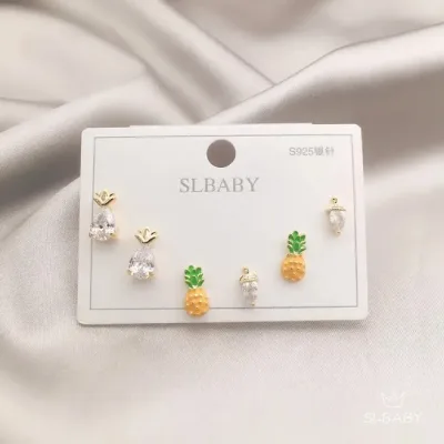 Set de aretes plata 925 con baño de oro diseño de piña