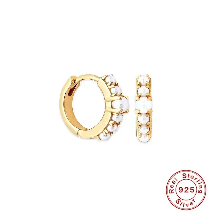Aretes redondos de plata con perlas