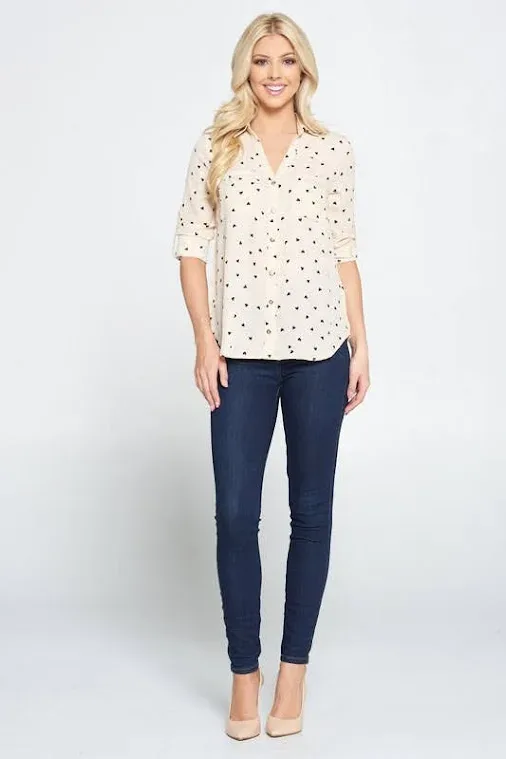 Blusa para dama con diseño de corazones color crema