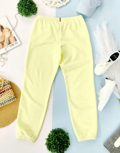 Pantalon Tommy Hilfiger para dama color amarillo