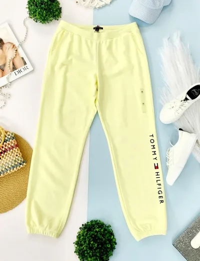 Pantalon Tommy Hilfiger para dama color amarillo