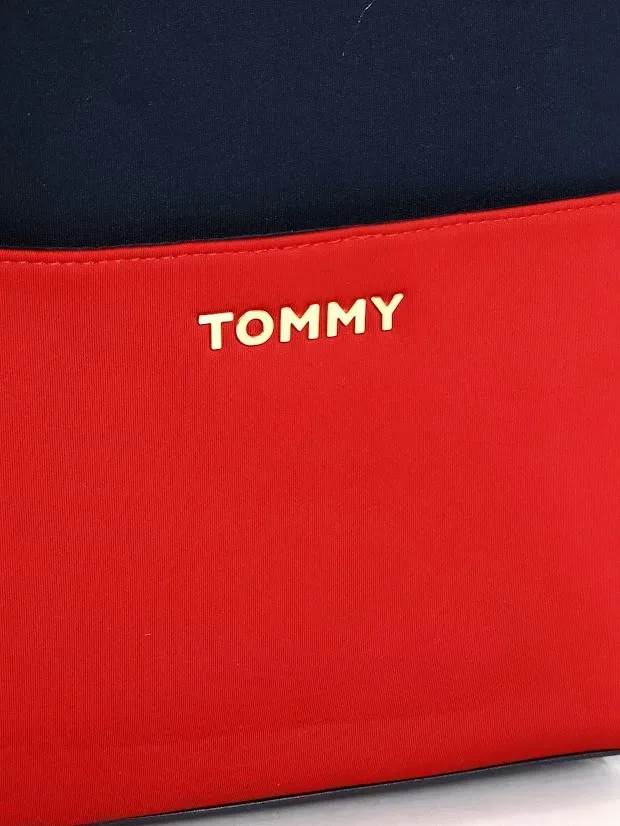 Mochila Tommy Hilfiger para dama color rojo y azul