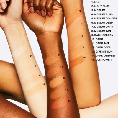 Base de maquillaje MAC en polvo para dama tono MEDIUM TAN