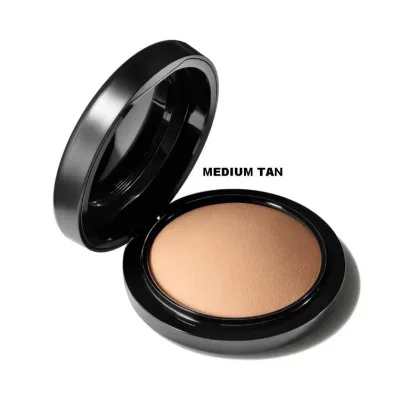 Base de maquillaje MAC en polvo para dama tono MEDIUM TAN