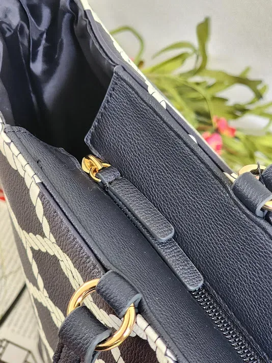 Bolso Tommy Hilfiger para dama XW03763-9700K5 COLOR AZUL