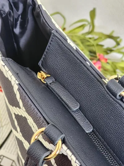 Bolso Tommy Hilfiger para dama XW03763-9700K5 COLOR AZUL