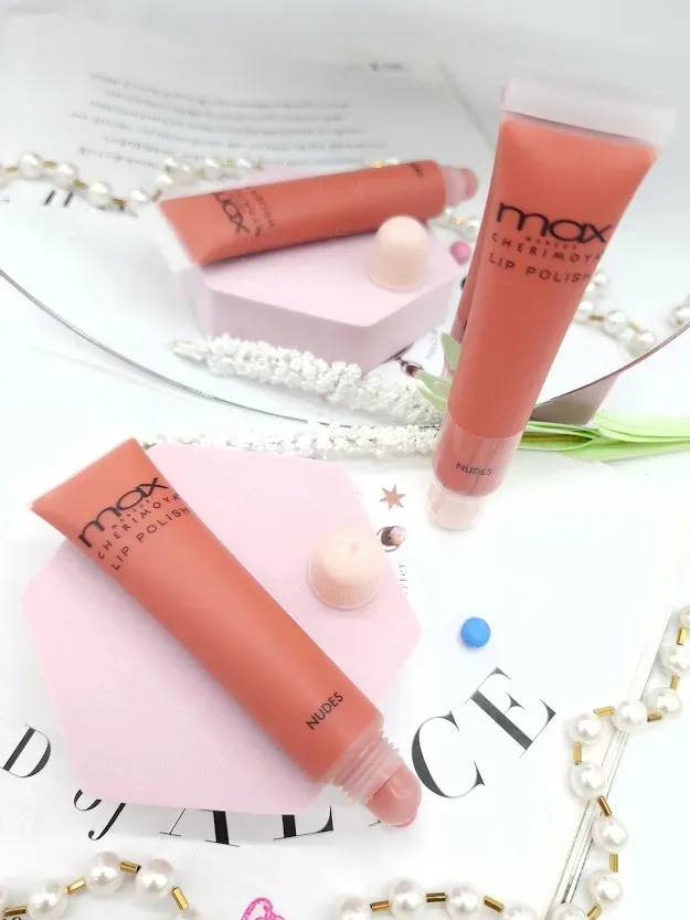 Lip gloss Max para dama color terracota