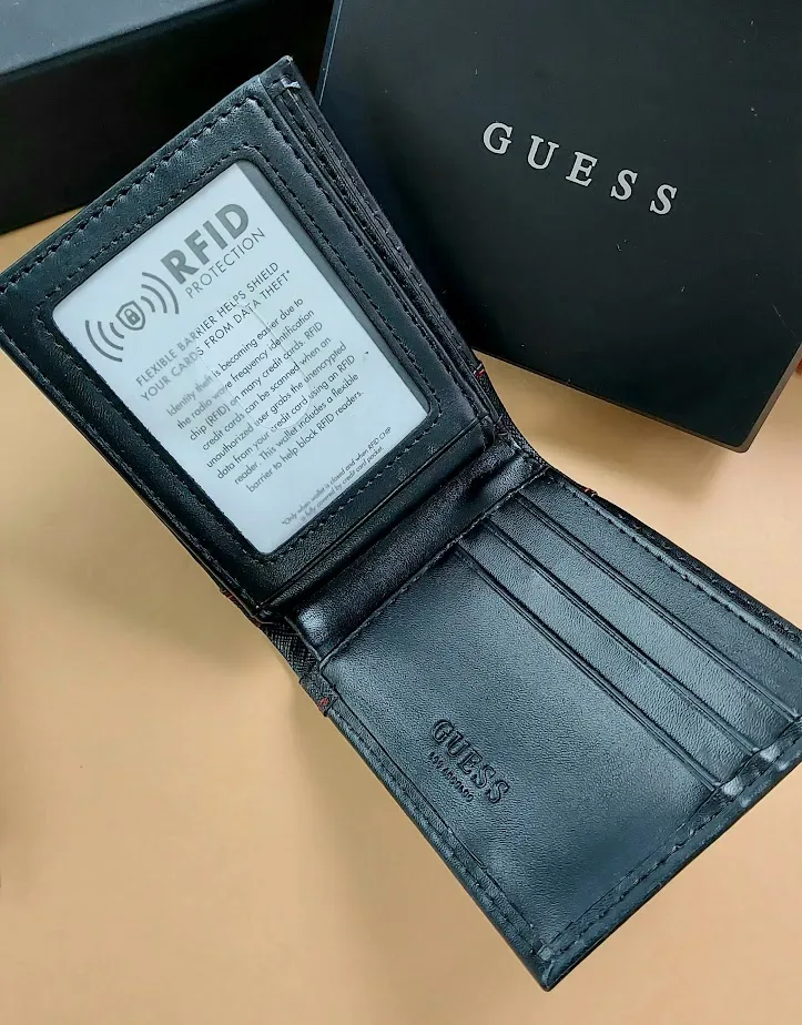 Billetera Guess para caballero color café