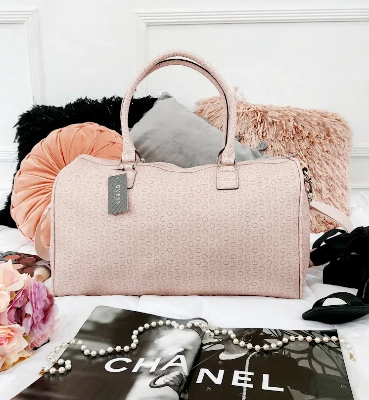 Bolso Guess para dama color rosa