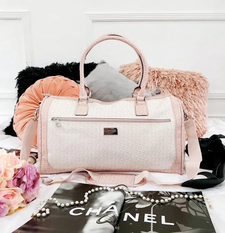 Bolso Guess para dama color rosa