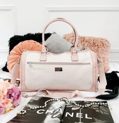 Bolso Guess para dama color rosa