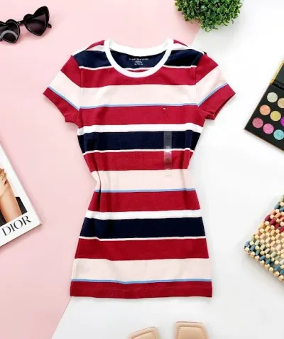 Camiseta Tommy Hilfiger para dama diseño a rayas