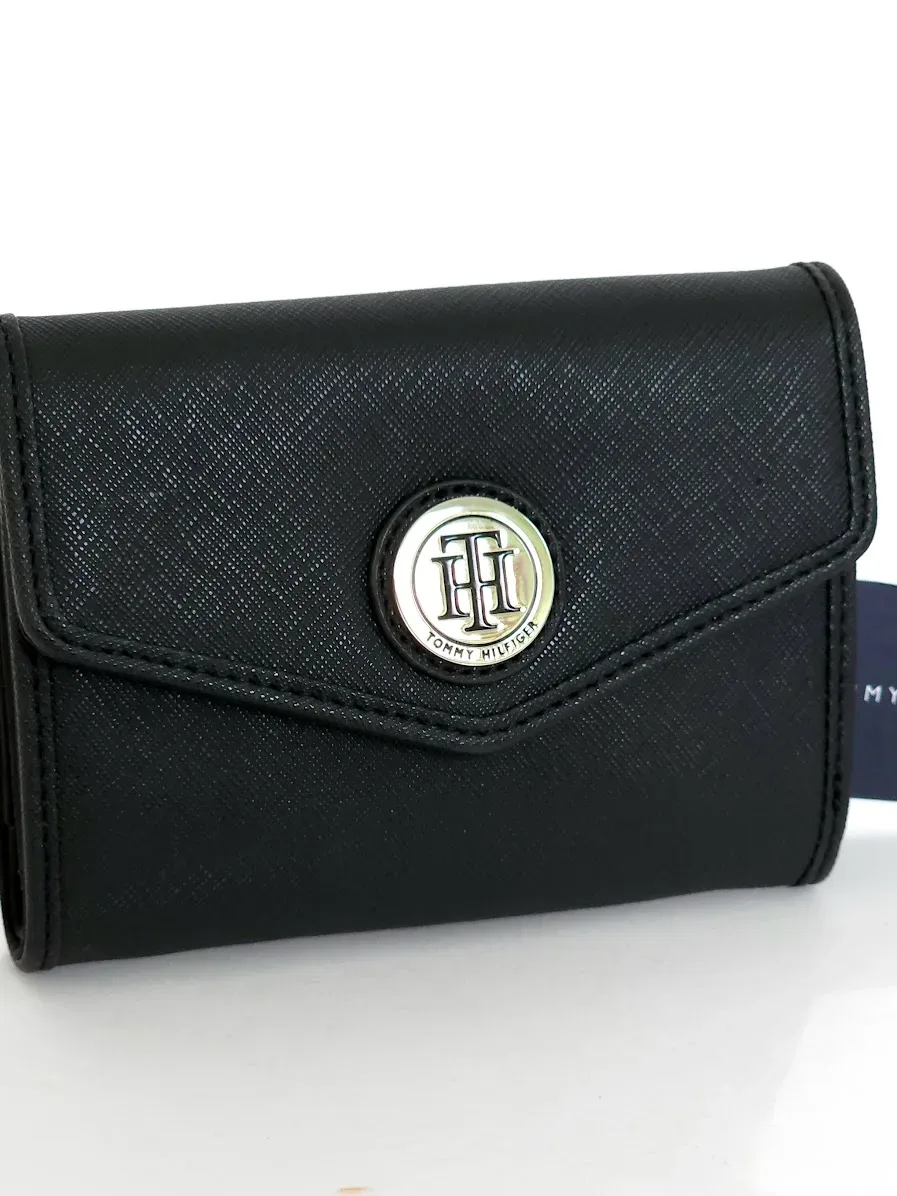 Cartera Tommy Hilfiger color negro