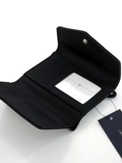 Cartera Tommy Hilfiger color negro