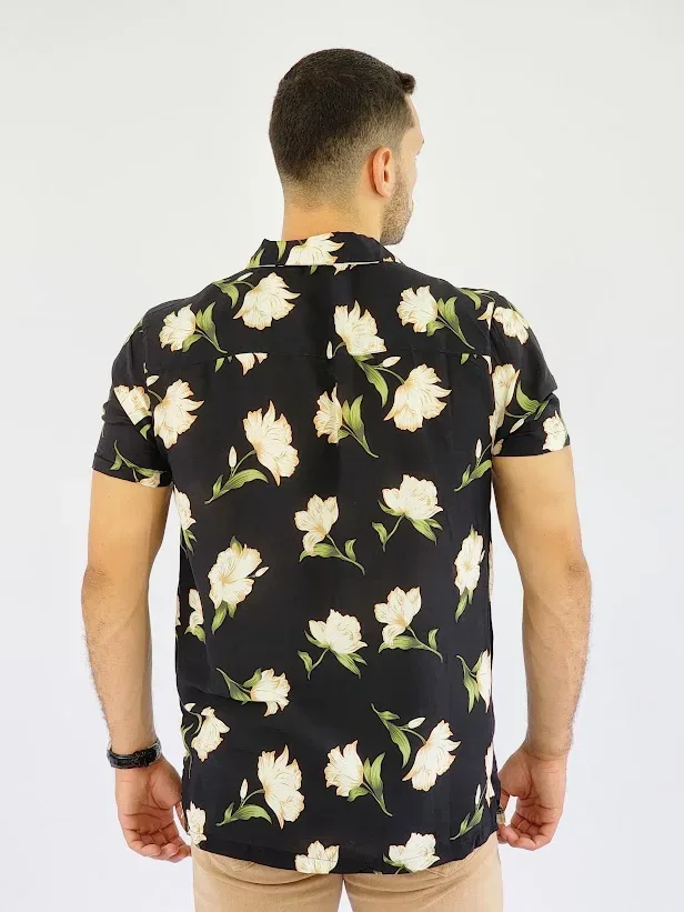 Camisa Touch and Go  color negro con diseño  floral
