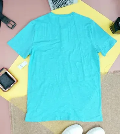Camiseta GAP para caballero color celeste
