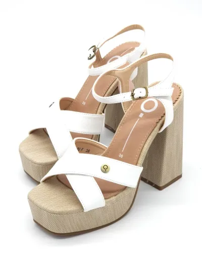 Tacones Gio Promise para dama color blanco