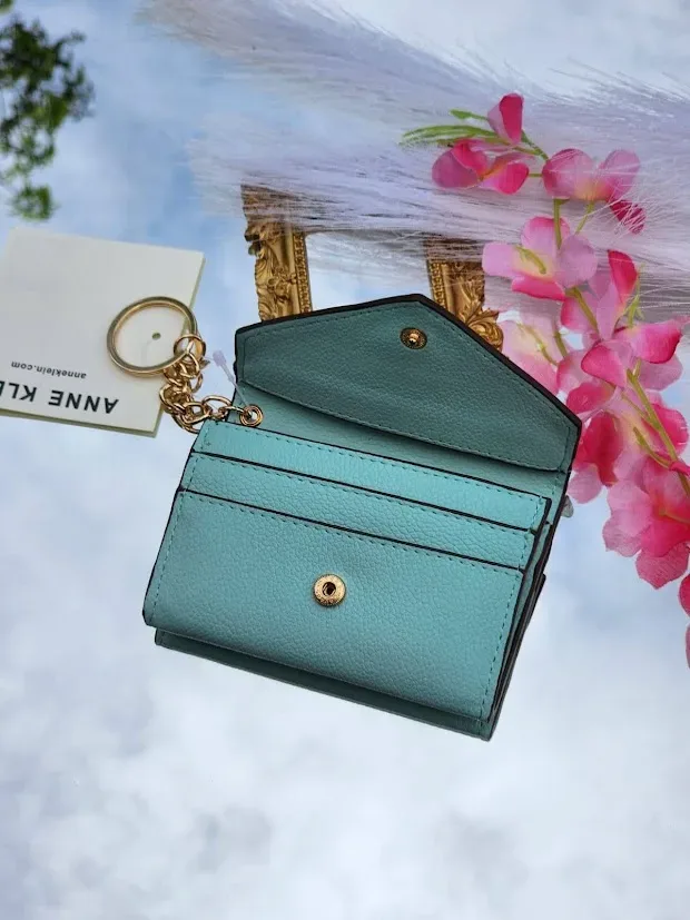 Cartera Anne Klein color menta y beige