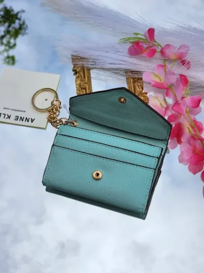 Cartera Anne Klein color menta y beige