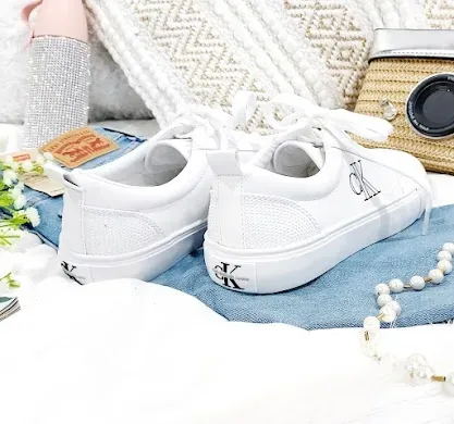 Tenis Calvin KlEIN para dama color blanco