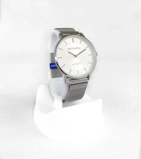 Reloj MIYKON para dama color plateado