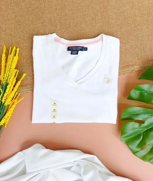 Camiseta U.S Polo para dama color blanco franja interior rosada