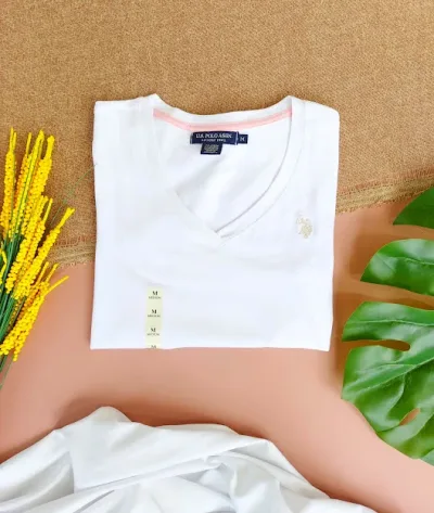Camiseta U.S Polo para dama color blanco franja interior rosada