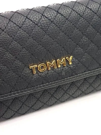 Cartera Tommy Hilfiger para dama color negro