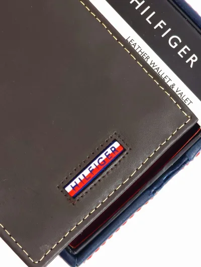 Billetera Tommy Hilfiger para caballero café oscuro
