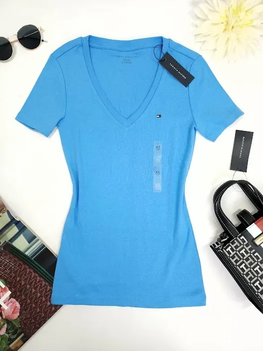 Camiseta Tommy Hilfiger color celeste para dama
