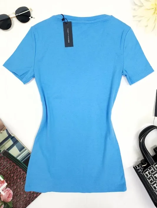 Camiseta Tommy Hilfiger color celeste para dama