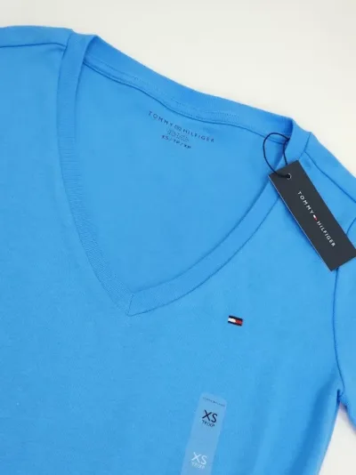 Camiseta Tommy Hilfiger color celeste para dama