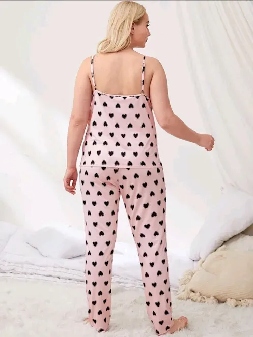 Pijama para dama color rosado con estampado de corazones