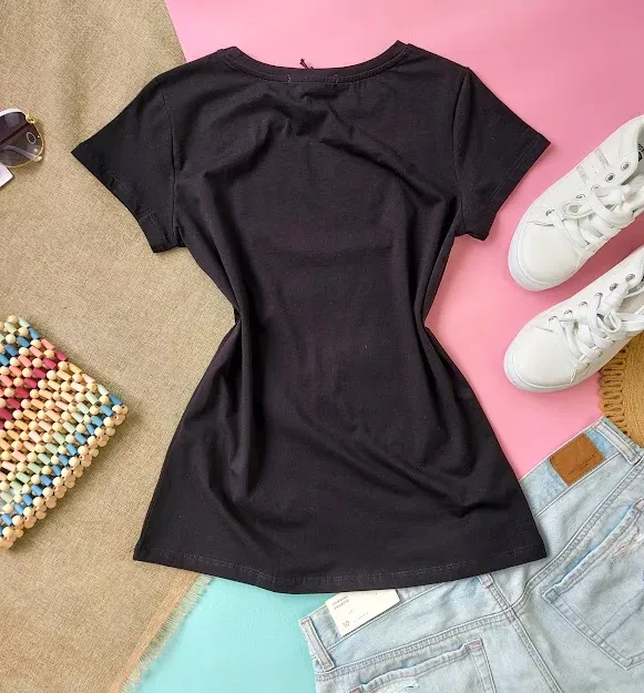 Camiseta para dama con diseño de perfume