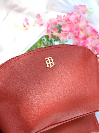 Bolso Tommy Hilfiger para dama color rojo