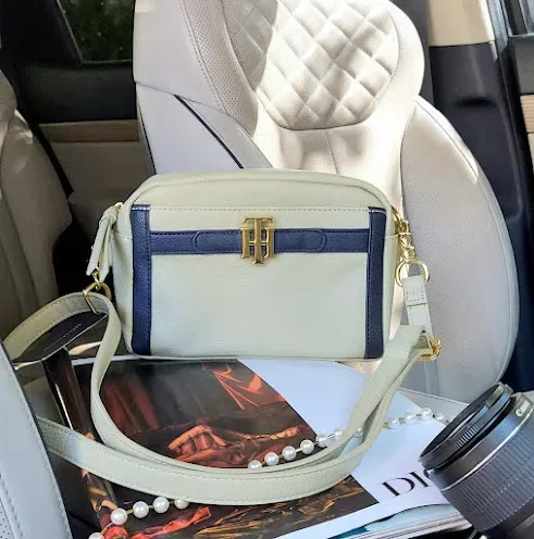 Bolso Tommy Hilfiger para dama color beige