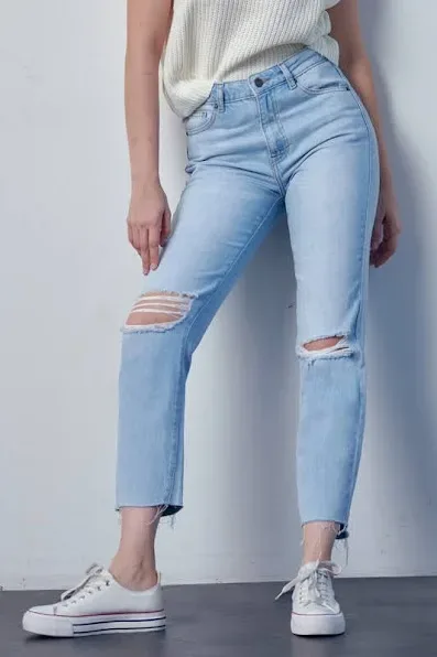 Mom Jeans para dama color celeste M-7020
