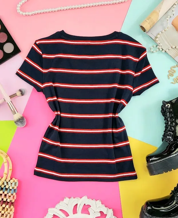Camiseta Tommy Hilfiger para dama diseño a rayas color azul, rojo y blanco