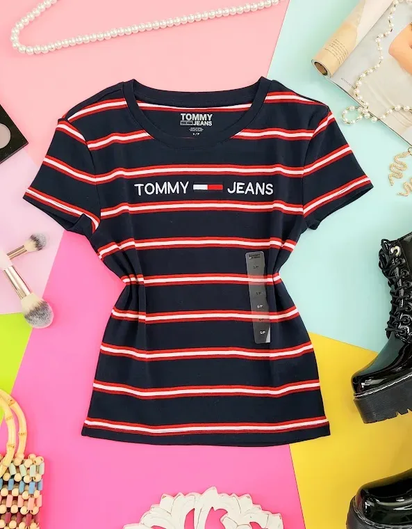 Camiseta Tommy Hilfiger para dama diseño a rayas color azul, rojo y blanco