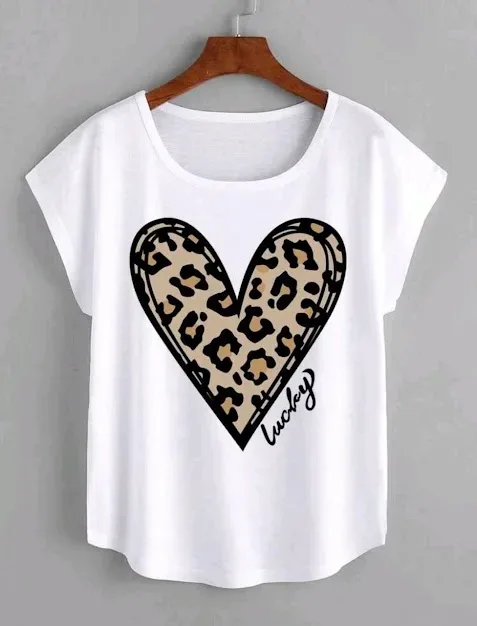 Camiseta para dama diseño de corazón animal print