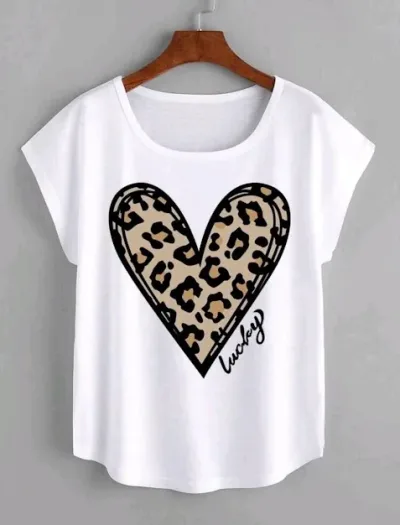 Camiseta para dama diseño de corazón animal print