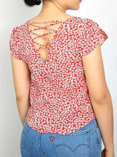Blusa para dama color rojo floreada