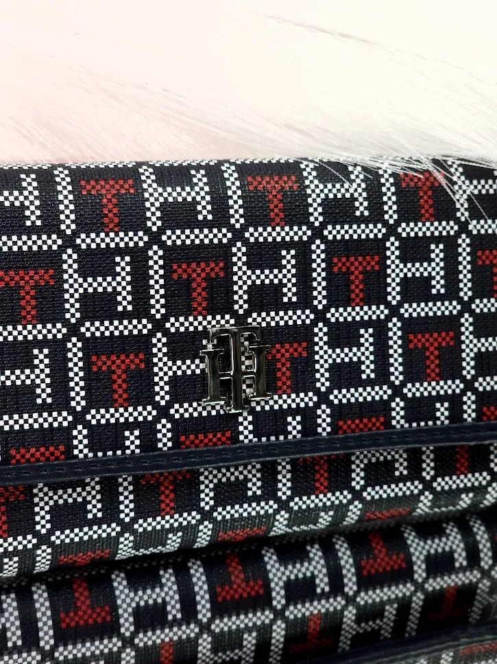 Cartera Tommy Hilfiger para dama color azul