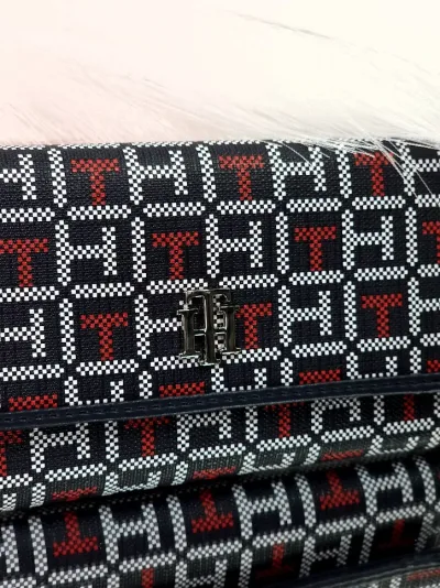 Cartera Tommy Hilfiger para dama color azul