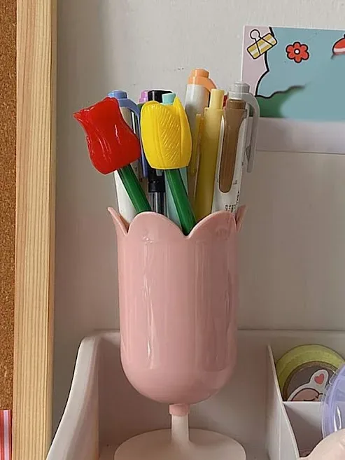 Bote de lapices en forma de tulipán color rosa
