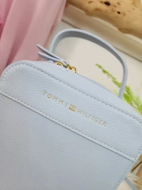 Bolso Tommy Hilfiger para dama color celeste