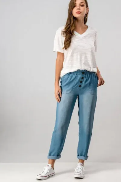 Pantalón para dama color celeste mezclilla